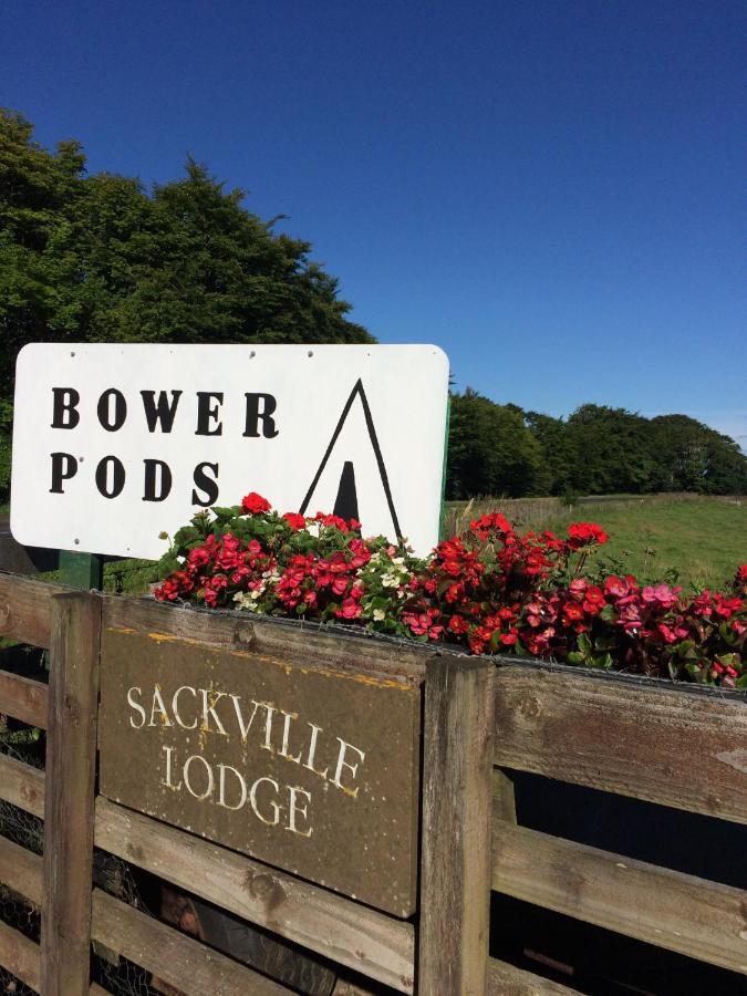 Bower Pods Hotel Bowermadden Bagian luar foto